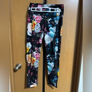 Zyia Active Floral Leggings 34” length Size 6-8 mesh sides.